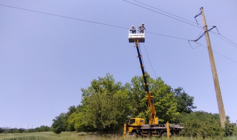 za-tizhden-dtek-donecki-elektromerezhi-povernuv-svitlo-u-mayzhe-91-tisyachu-domivok-1