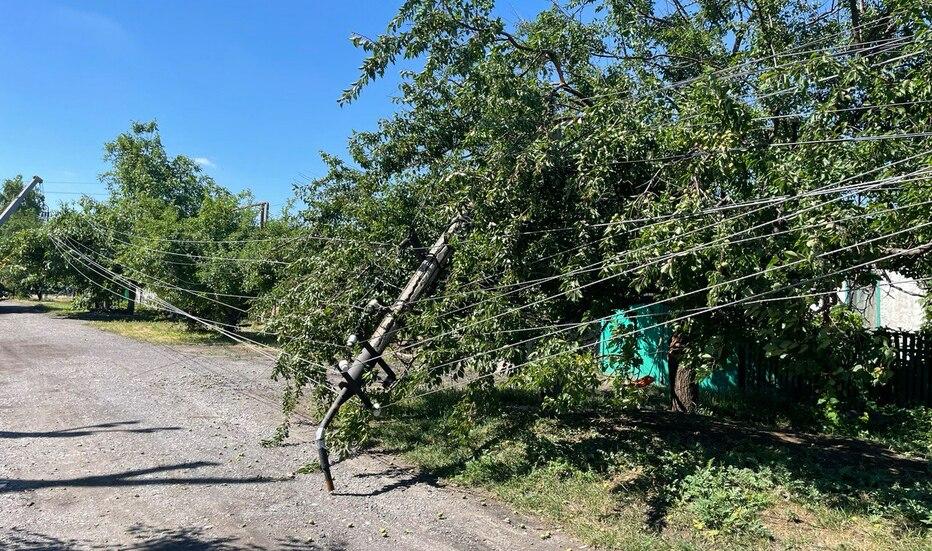 dtek-donecki-elektromerezhi-vidnoviv-svitlo-dlya-17-2-tisyach-domivok-znestrumlenih-cherez-negodu-ta-obstrili-na-donechchini-1